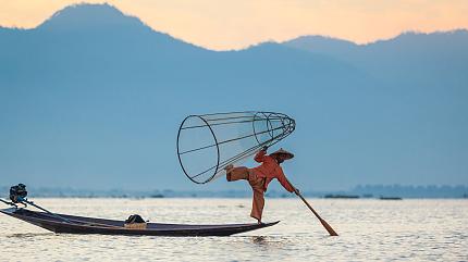 One-Leg Rowers Fishing, Inle Lake