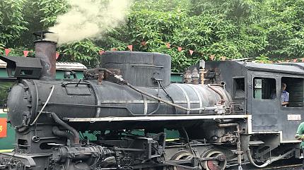 Jiayang's Train, Leshan