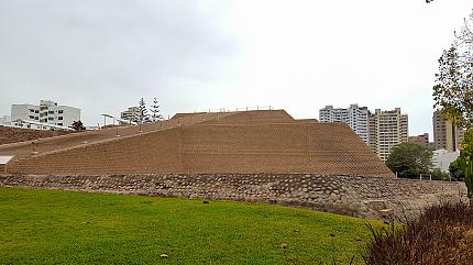 Huaca Pucllana, Lima