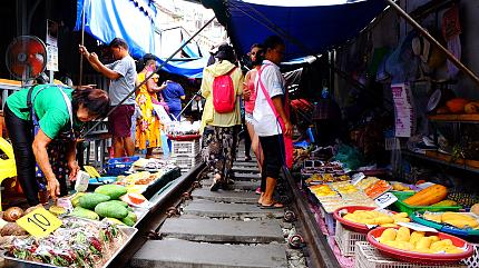 Maeklong Railway Market, Ayuttaya