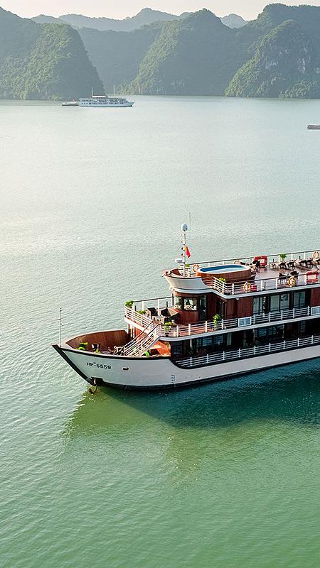 Vietnam Luxury Tour with Lan Ha Bay