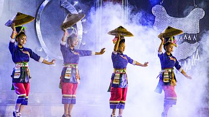 Zhaoxing Dong People