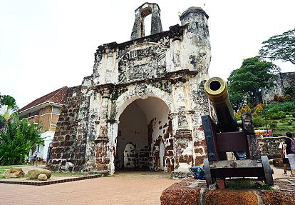 Melaka-Famosa-(the-Fort-Gate)
