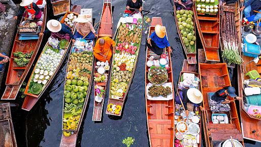 Damnoen Saduak Floating Market