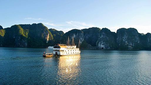 Cruise on Halong Bay
