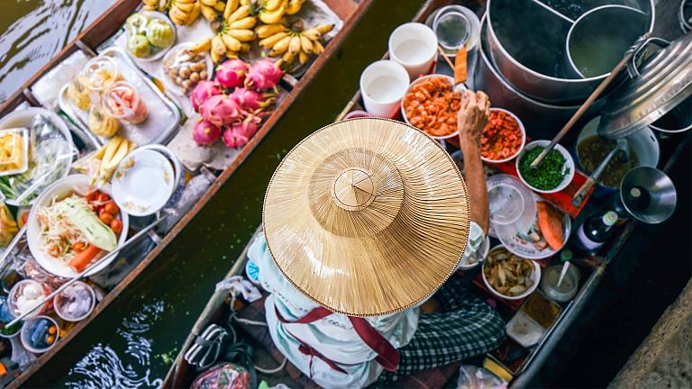 Damnoen Saduak Floating Market