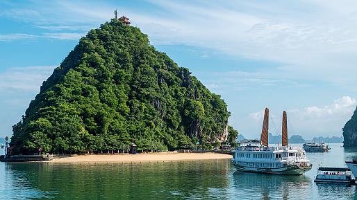 Cruise on Halong Bay