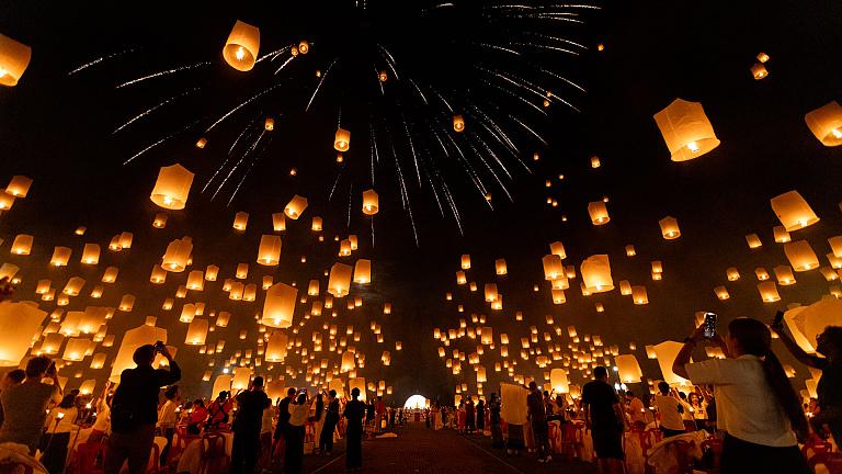 Yi Peng Lantern Ceremony