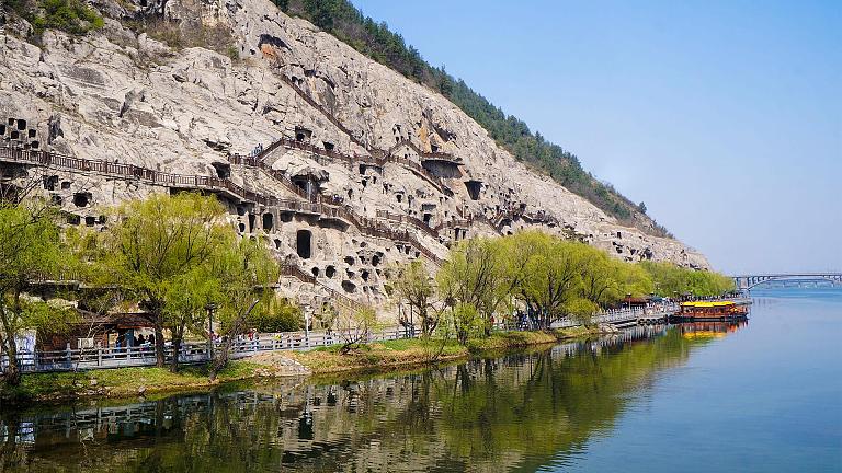 Longmen Grottoes in Luoyang