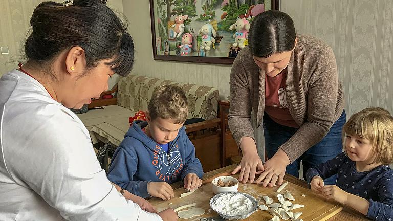 Dumpling Making in Xi'an Local Family