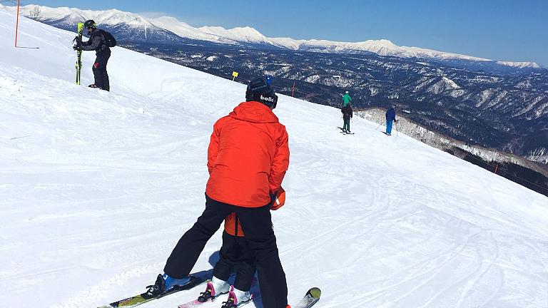 Skiing in Niseko United